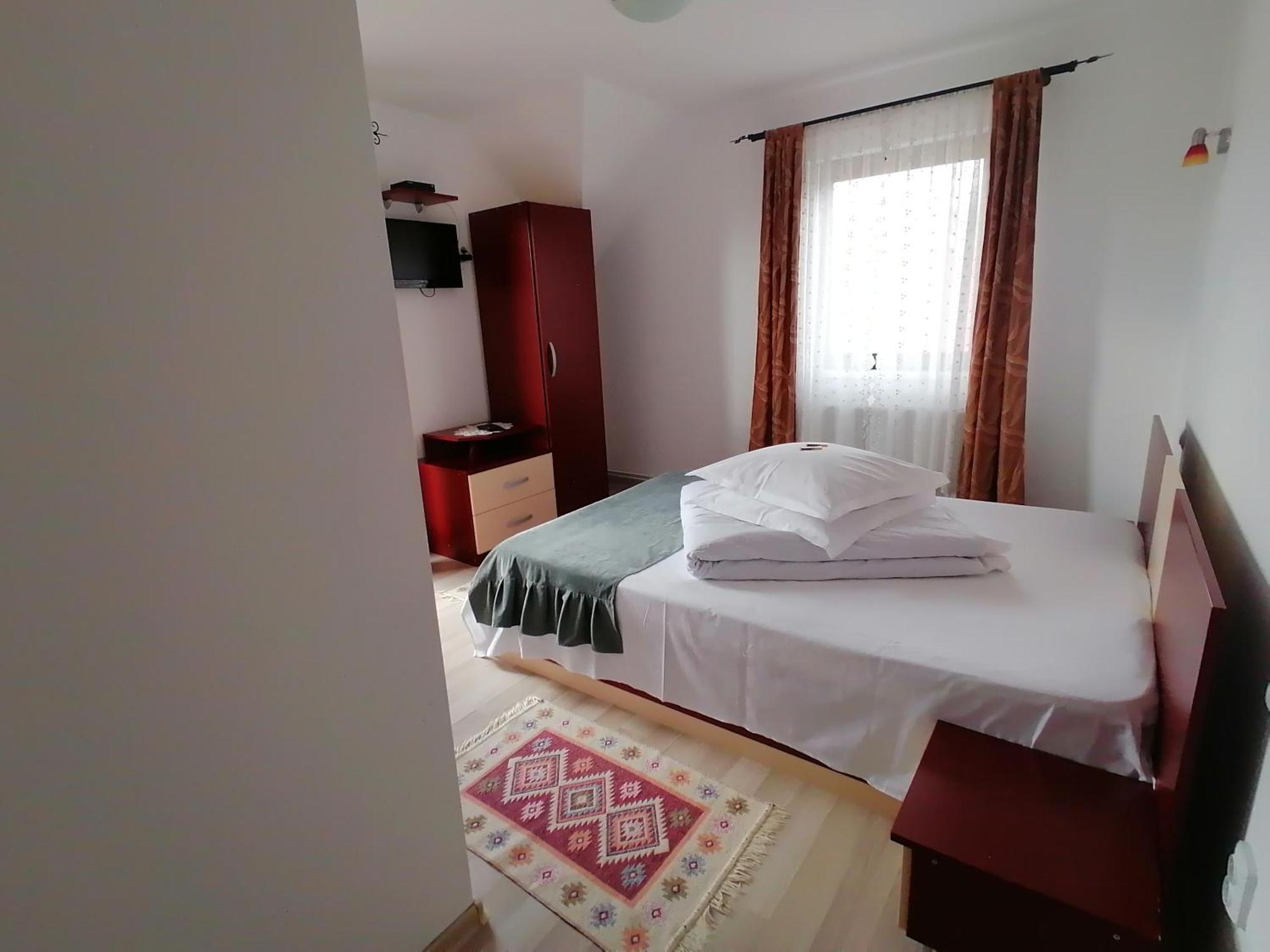 Hotel Garofita Pietrei Craiului Peştera Exterior foto