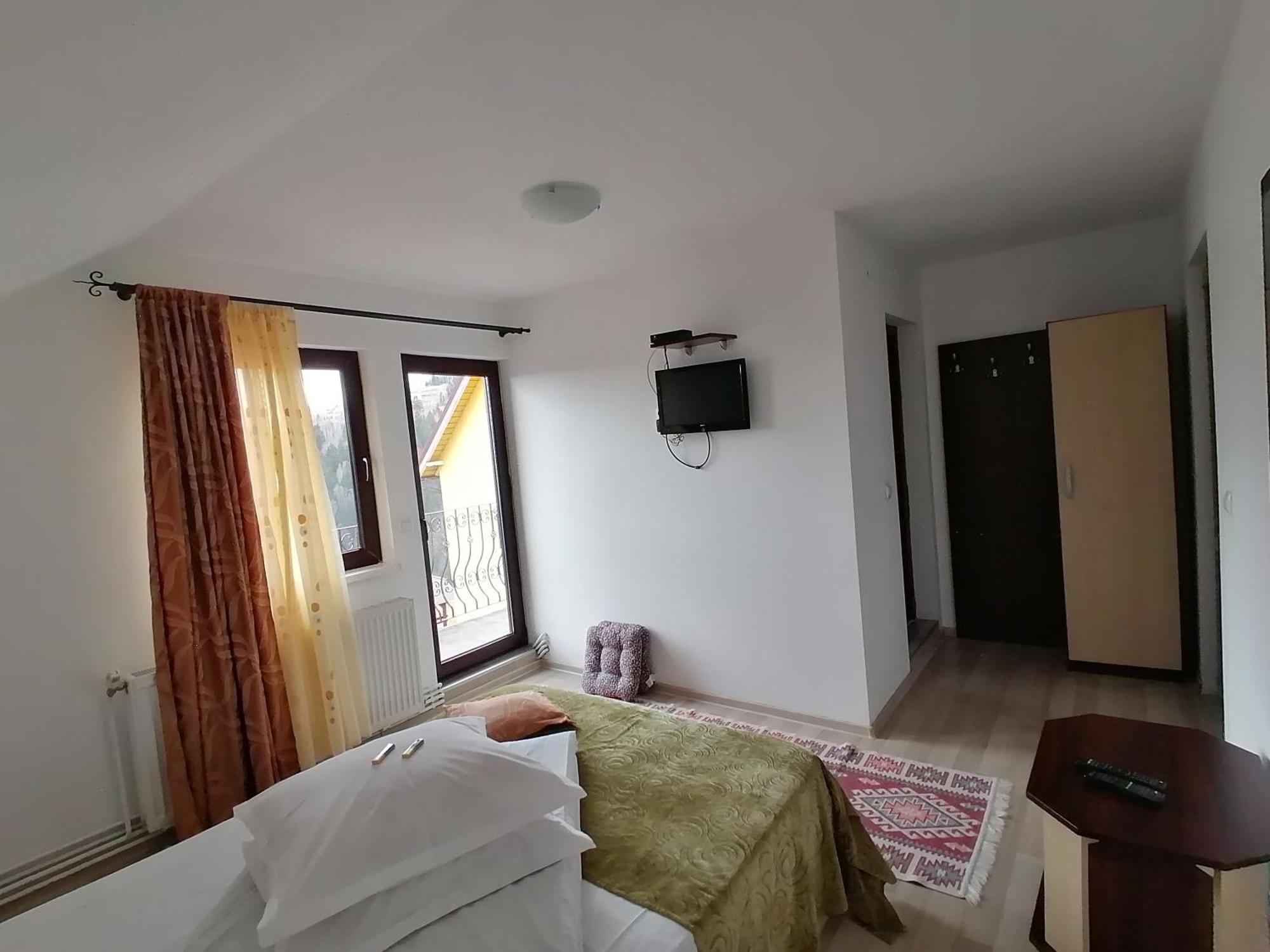 Hotel Garofita Pietrei Craiului Peştera Exterior foto