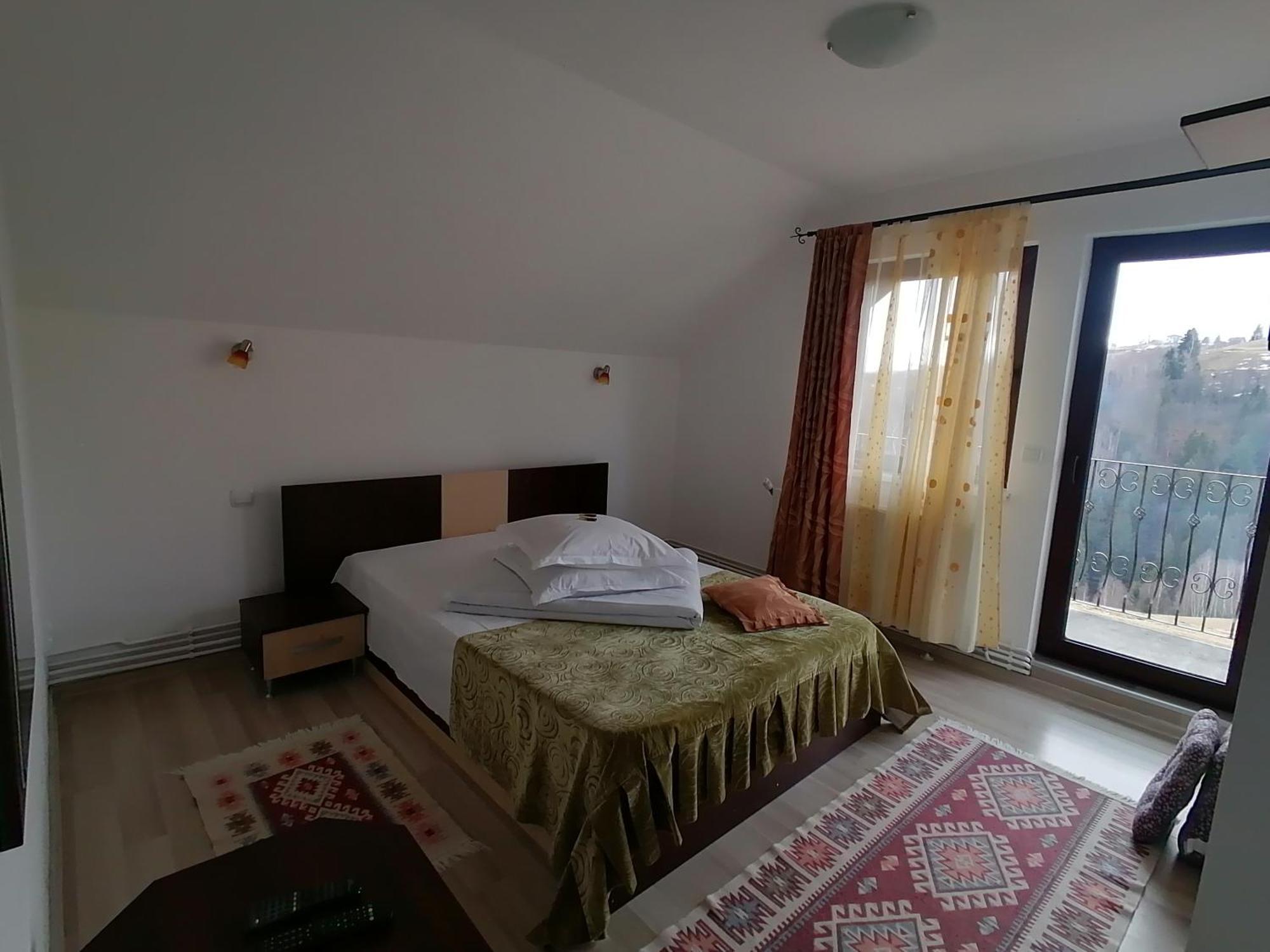 Hotel Garofita Pietrei Craiului Peştera Exterior foto