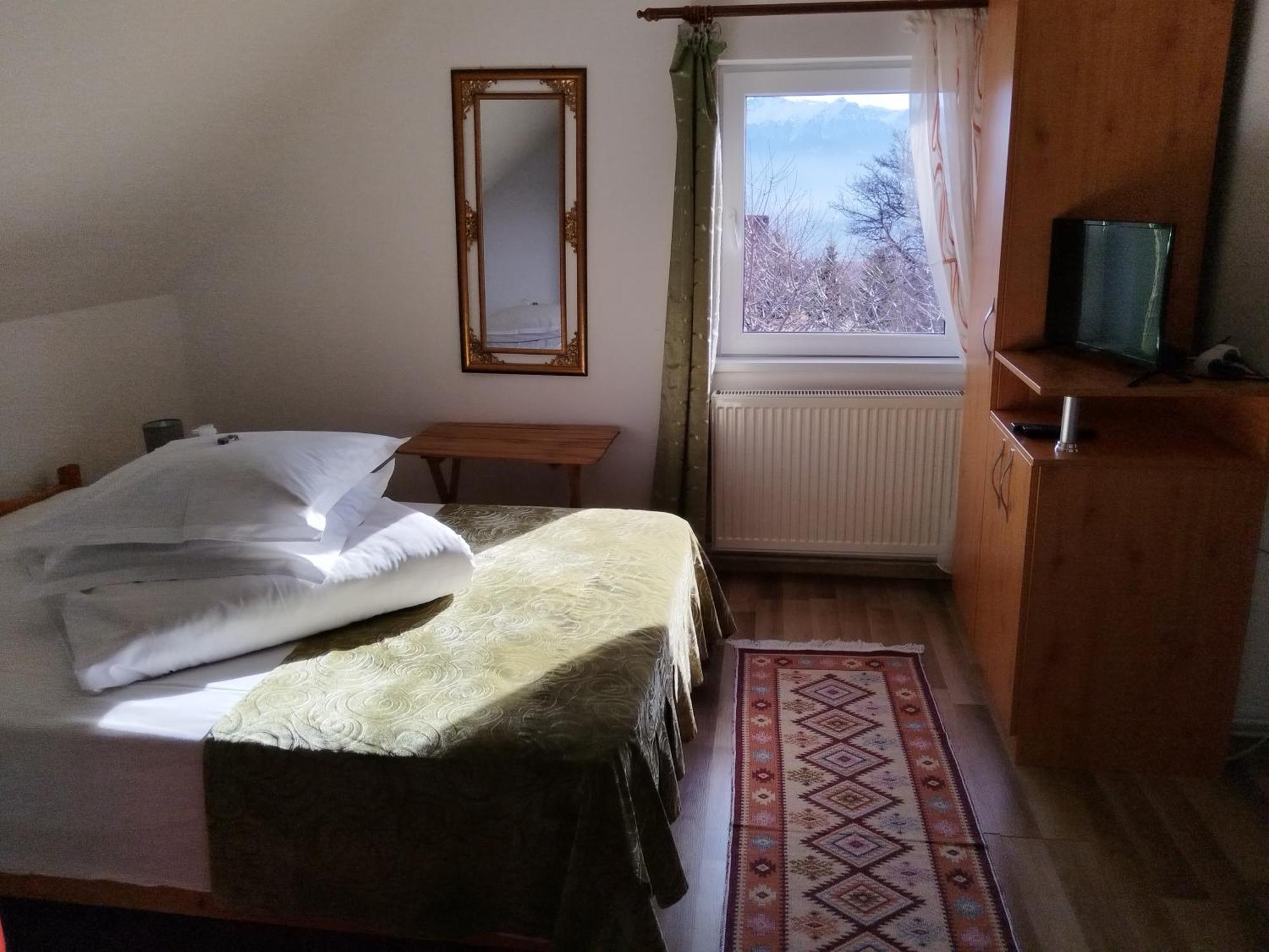 Hotel Garofita Pietrei Craiului Peştera Exterior foto